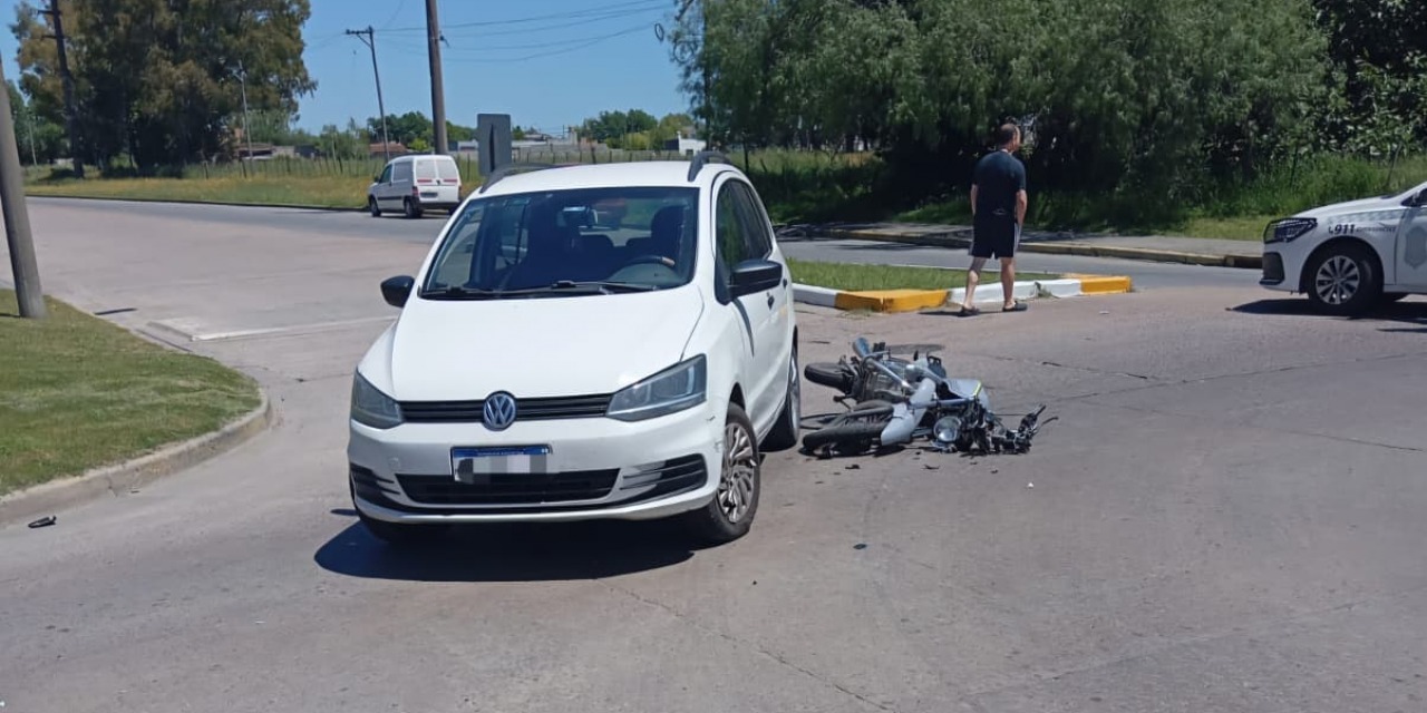 Dos menores en moto protagonizaron un siniestro vial